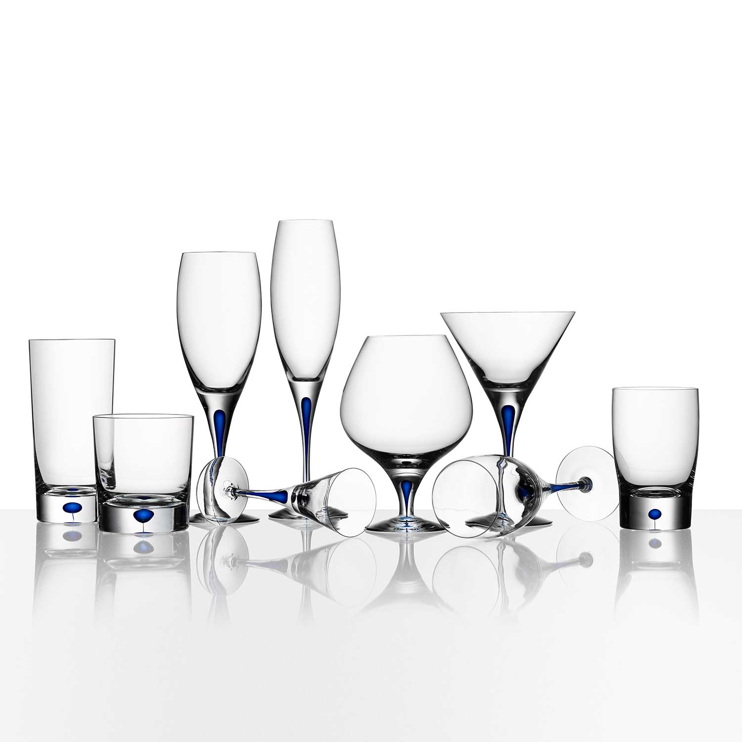 Intermezzo Blue Wine Glass 44 cl from Orrefors | RoyalDesign