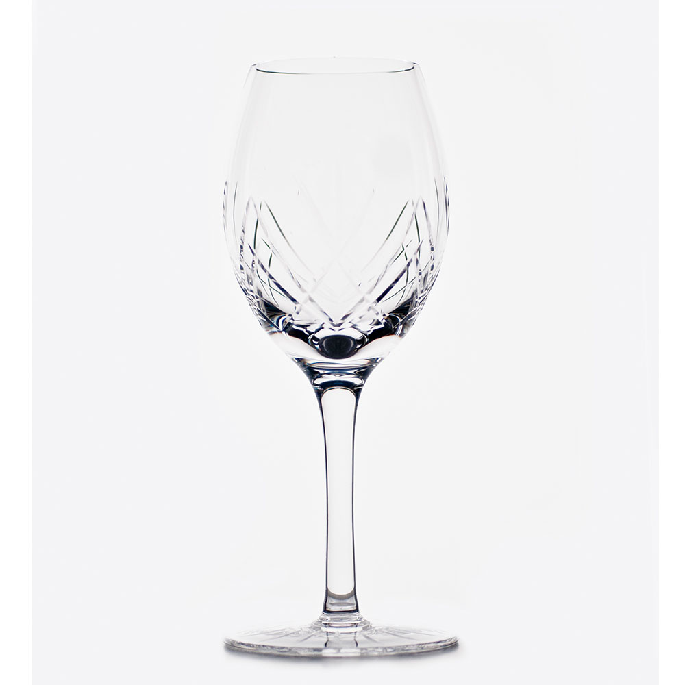 https://api-prod.royaldesign.se/api/products/image/11/magnor-alba-antique-white-wine-glass-0