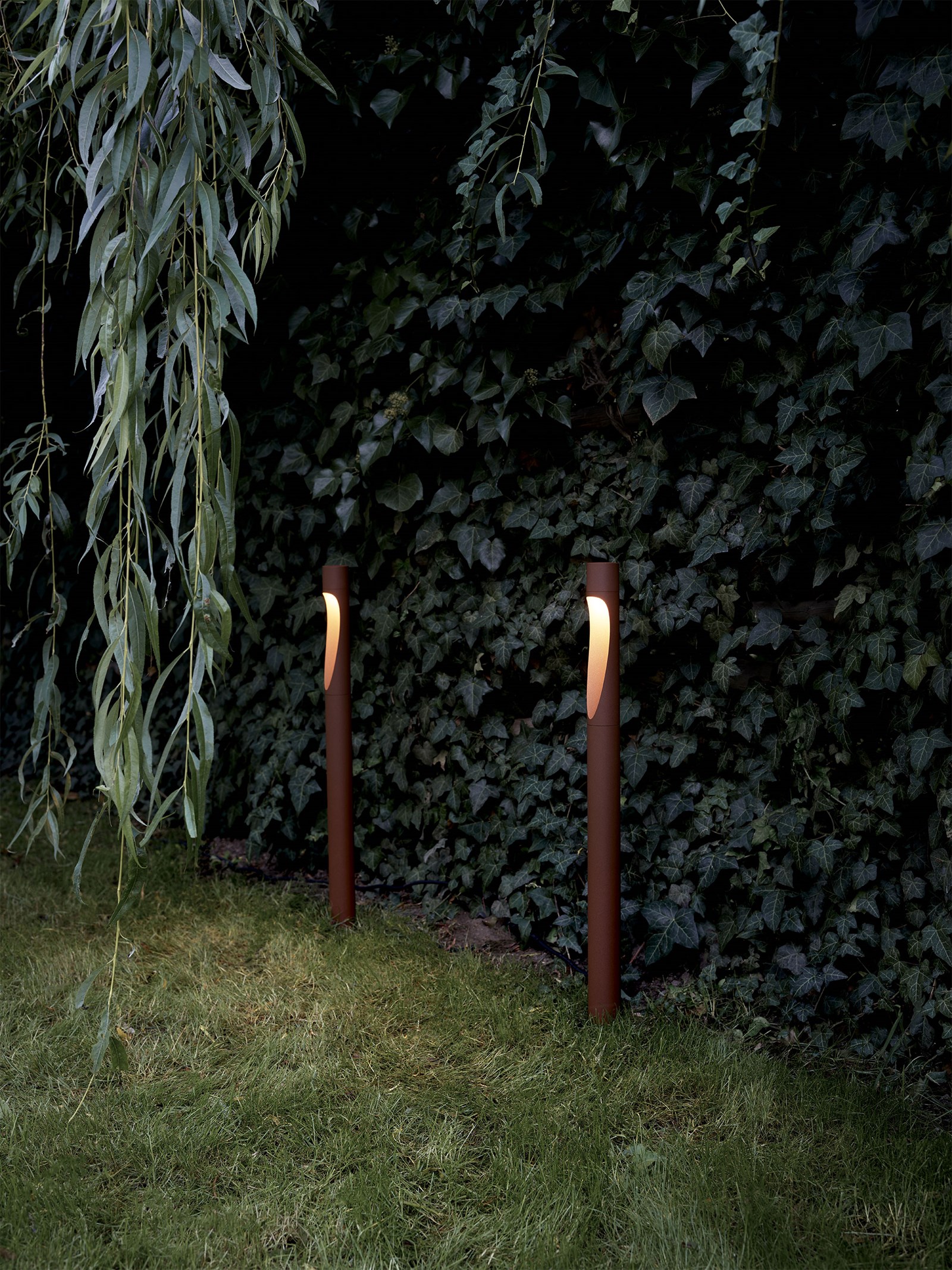 Flindt Garden Pullert Lang Corten Base med Adapter, 2700K - Louis Poulsen @ Rum21.dk