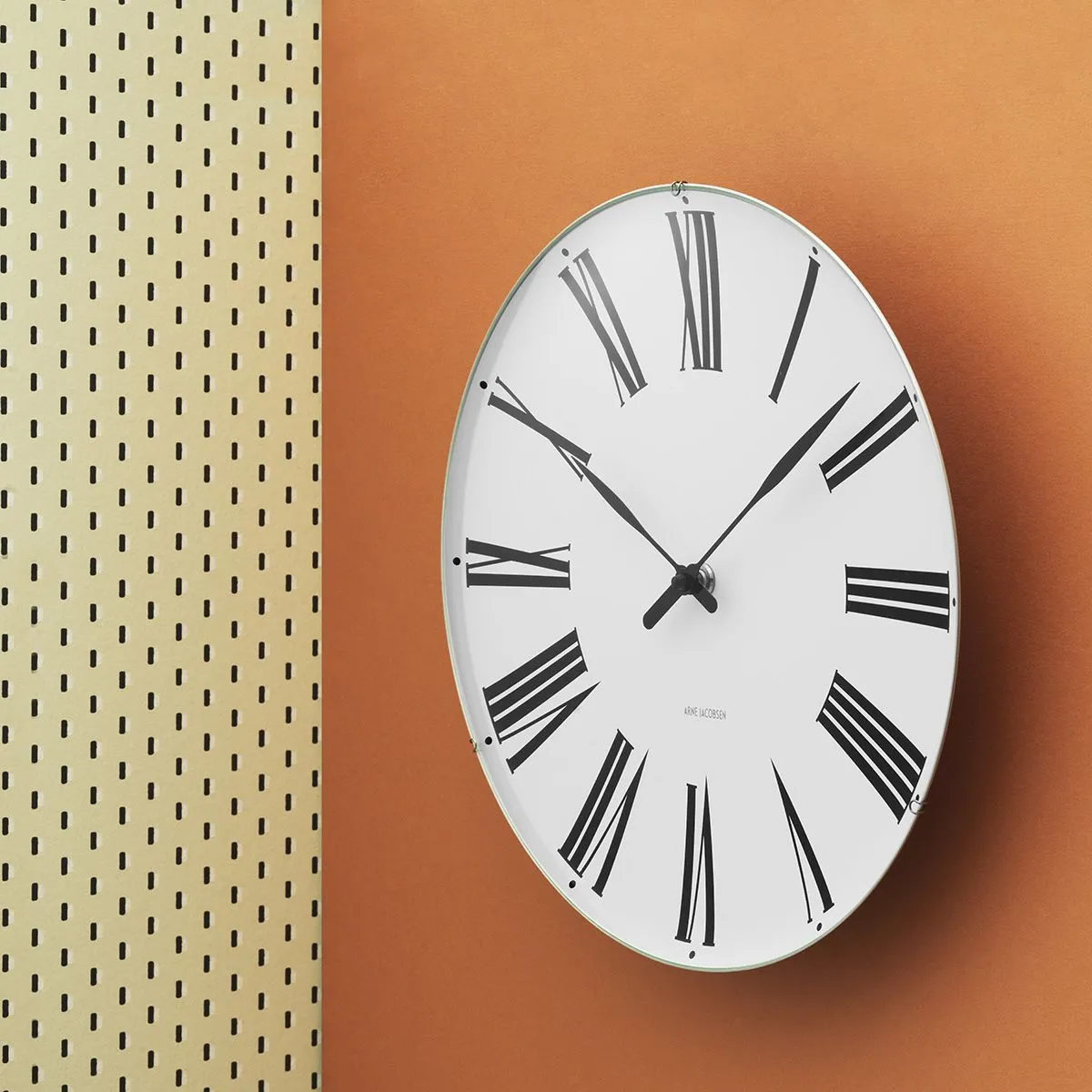 ショップガイド Arne Jacobsen Wall Clock 290mm インテリア・住まい