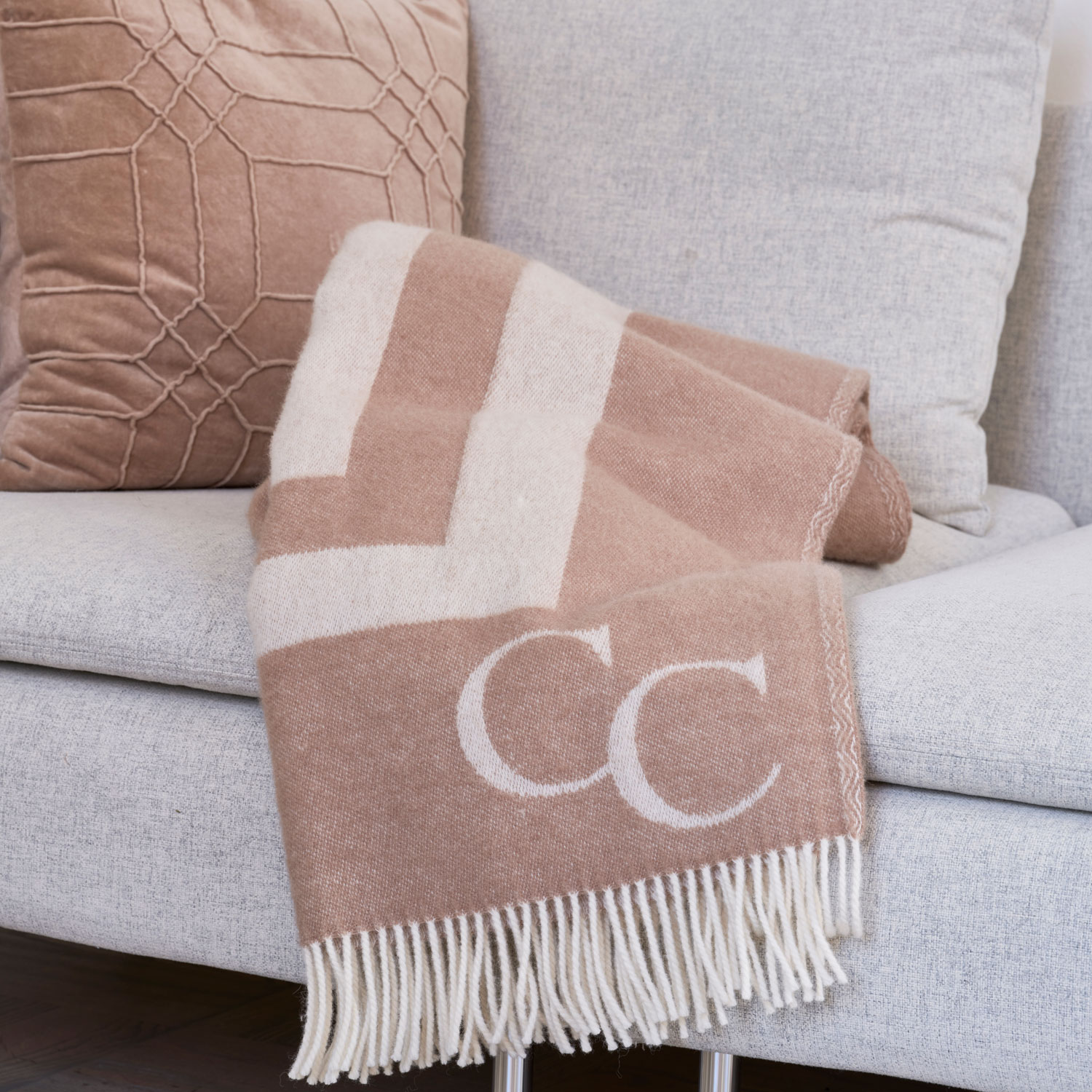 Classic Collection Monogram Plaid 130x200 cm - Plaids & Blankets New Zeeland Wool Beige - THMOBE