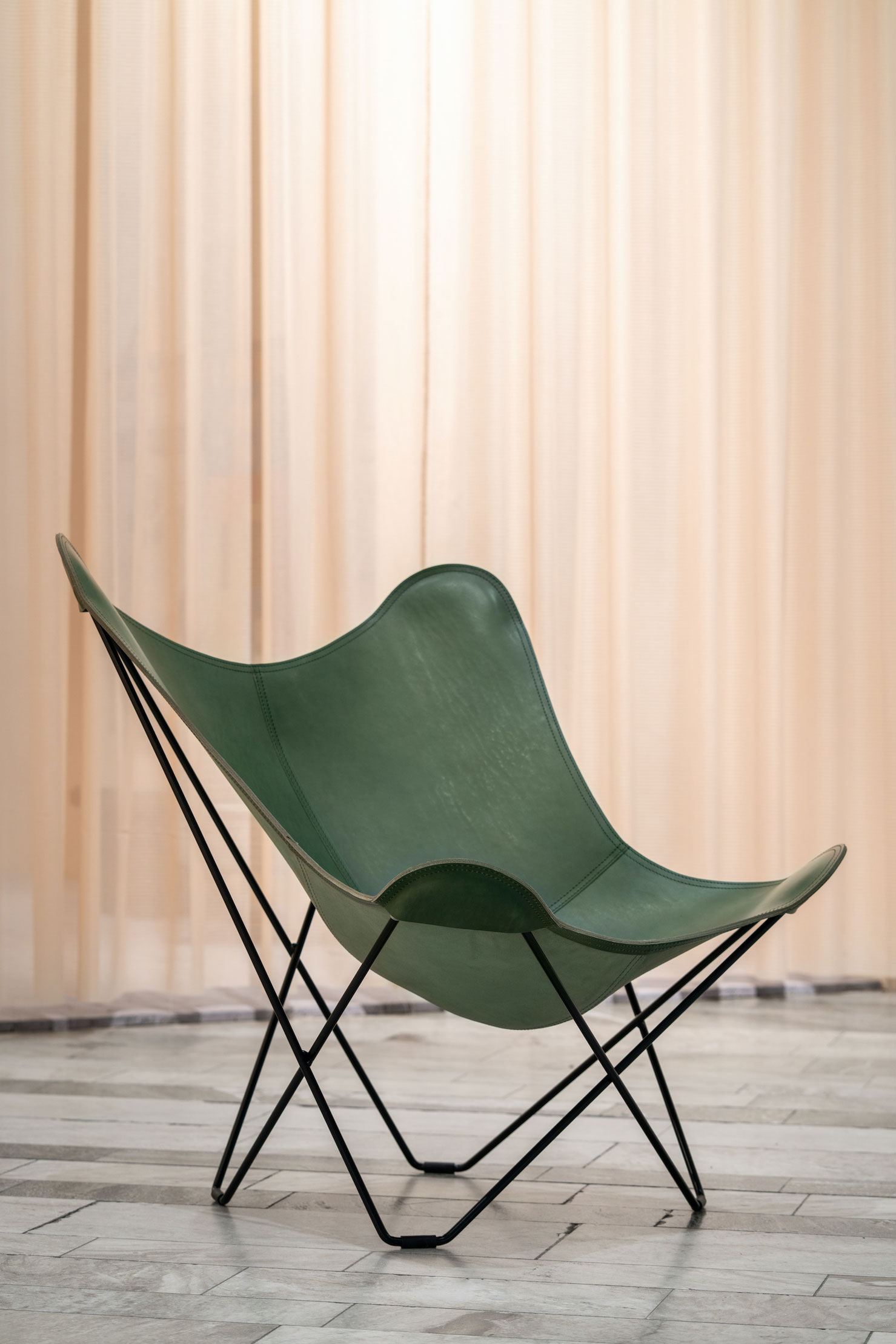Pampa Mariposa BF Chair, Black/Black - Cuero @ RoyalDesign.co.uk